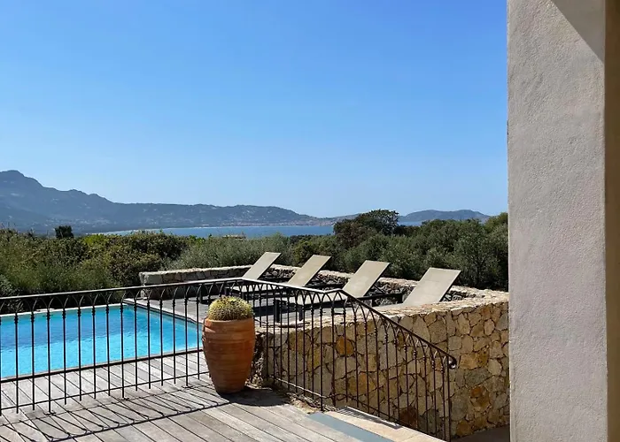 Clos Des Oliviers * Lumio (Corsica)