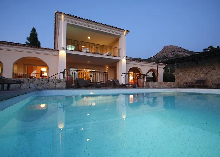 Clos Des Oliviers * Lumio (Corsica)